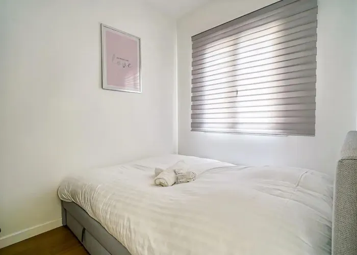 Maison Au Calme Pour 4 Pers Avec Parking A 5 Min Du Metro L7